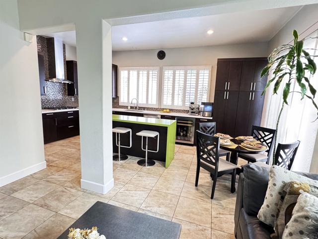 11770 FANTASIA CT., San Diego CA: https://media.crmls.org/mediaz/6614fb58-9c93-4c89-ac5d-fa55a7fd7619.jpg