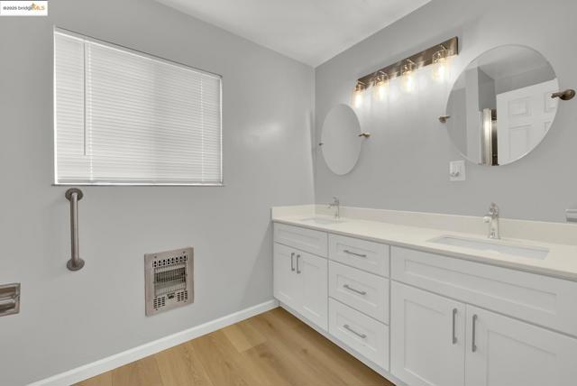2524 Parker Ave, Oakland CA: https://media.crmls.org/mediaz/6615113e-3d8b-4c7f-9d4b-2b8ba428c981.jpg