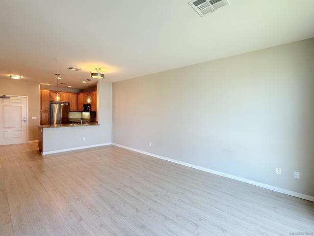 3857 Pell Pl, San Diego CA: https://media.crmls.org/mediaz/661547c4-4417-4049-b874-e01e8497109d.jpg
