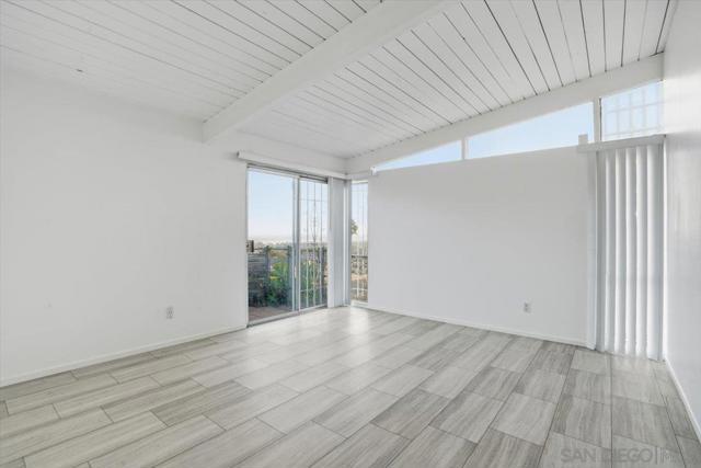 4985 Pacifica, San Diego CA: https://media.crmls.org/mediaz/6615cc05-9840-4748-8606-41b57150ca94.jpg
