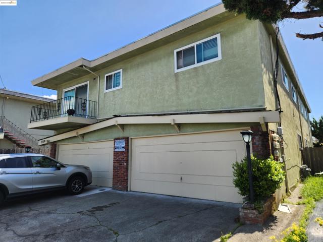 2724 Octavia St, Oakland CA: https://media.crmls.org/mediaz/66160b3b-f0bc-4008-92aa-e706a9d492f8.jpg