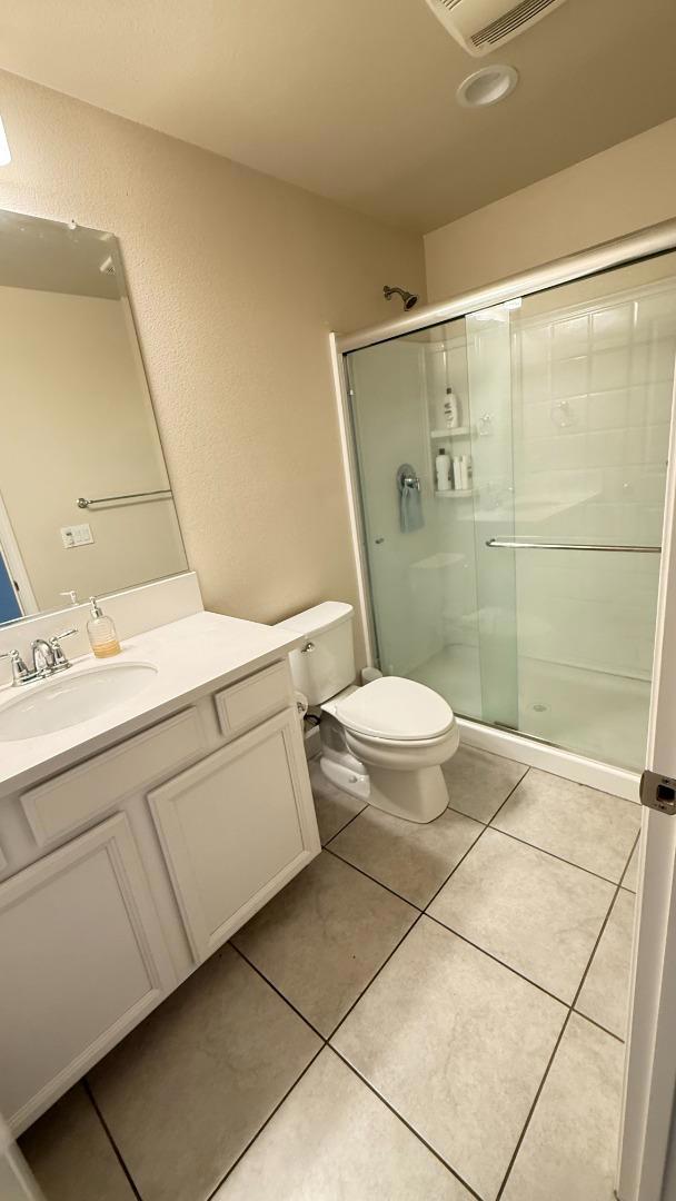 755 Alicante Drive, Hollister CA: https://media.crmls.org/mediaz/66161673-206c-4a7b-bac7-6c137ba9633b.jpg
