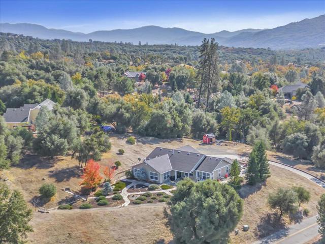 46347 Opah Drive, Ahwahnee CA: https://media.crmls.org/mediaz/661687f5-3e81-4a55-abbf-7253e8b8add5.jpg