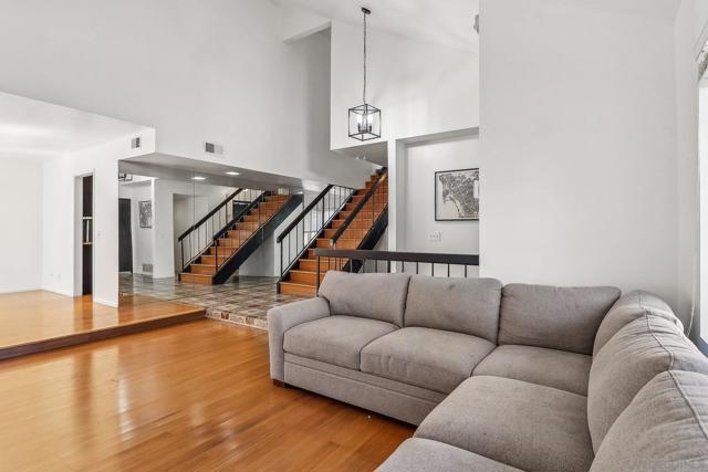 712 Paseo Del Rey, Chula Vista CA: https://media.crmls.org/mediaz/6616be7e-924d-4ff6-b301-7638b5c30731.jpg