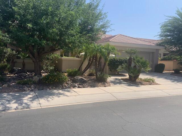 78337 Gray Hawk Drive, Palm Desert CA: https://media.crmls.org/mediaz/661833bc-758b-40ba-8871-d309b76364ab.jpg