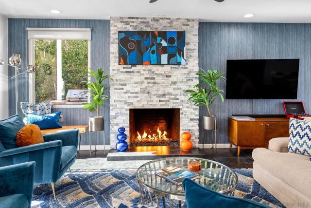 133 W San Carlos Road, Palm Springs CA: https://media.crmls.org/mediaz/661855a5-0bbf-42bc-b840-4779faa0240a.jpg
