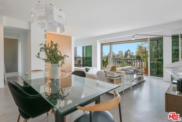 999 N Doheny Drive, West Hollywood CA: https://media.crmls.org/mediaz/66189481-5d02-4eb5-9068-f2f35b1adbfd.jpg