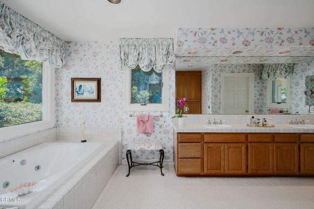 11848 Presilla Road, Camarillo CA: https://media.crmls.org/mediaz/66194815-1255-47e6-8b1a-f009b43f6526.jpg