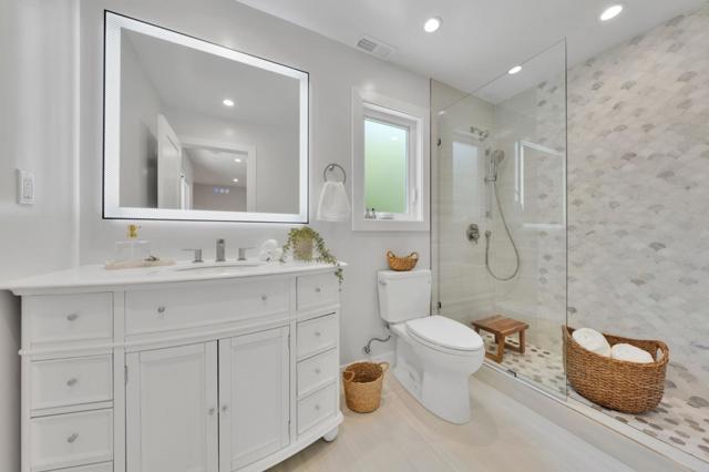 2810 Isabelle Avenue, San Mateo CA: https://media.crmls.org/mediaz/6619d88b-7c69-420d-93f5-456dddb8697e.jpg