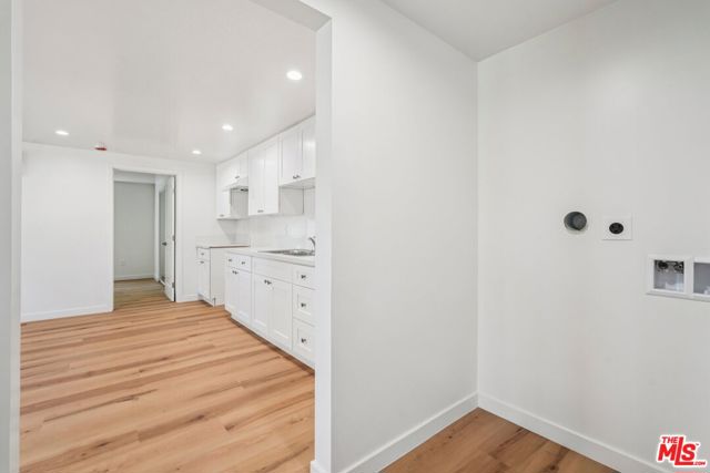 2922 8th Avenue, Los Angeles CA: https://media.crmls.org/mediaz/661a4f07-1598-4f53-93f8-86ad1033fcc7.jpg