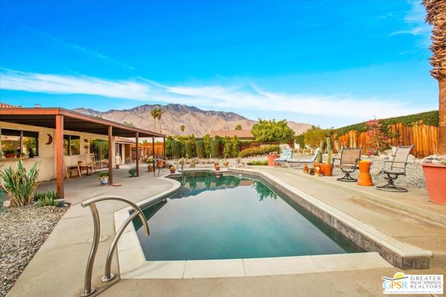 2250 Tamarisk Road, Palm Springs CA: https://media.crmls.org/mediaz/661a79cf-ce36-4d0c-866d-0c4124db150c.jpg
