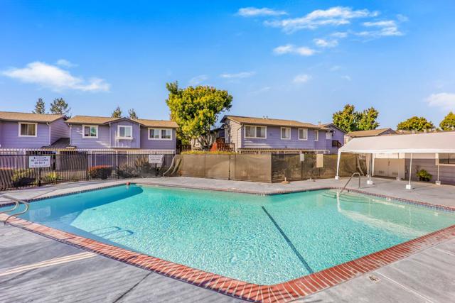 563 Groth Place, San Jose CA: https://media.crmls.org/mediaz/661aad0a-167f-45e1-a6bc-050854e8b941.jpg