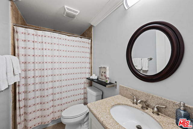 5335 Cartwright Avenue, North Hollywood CA: https://media.crmls.org/mediaz/661b06d0-650e-4475-8325-204c73f8691f.jpg