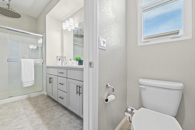 37336 Duckling Ter, Fremont CA: https://media.crmls.org/mediaz/661bc670-acf7-4f27-a13d-c1cab0b2c494.jpg