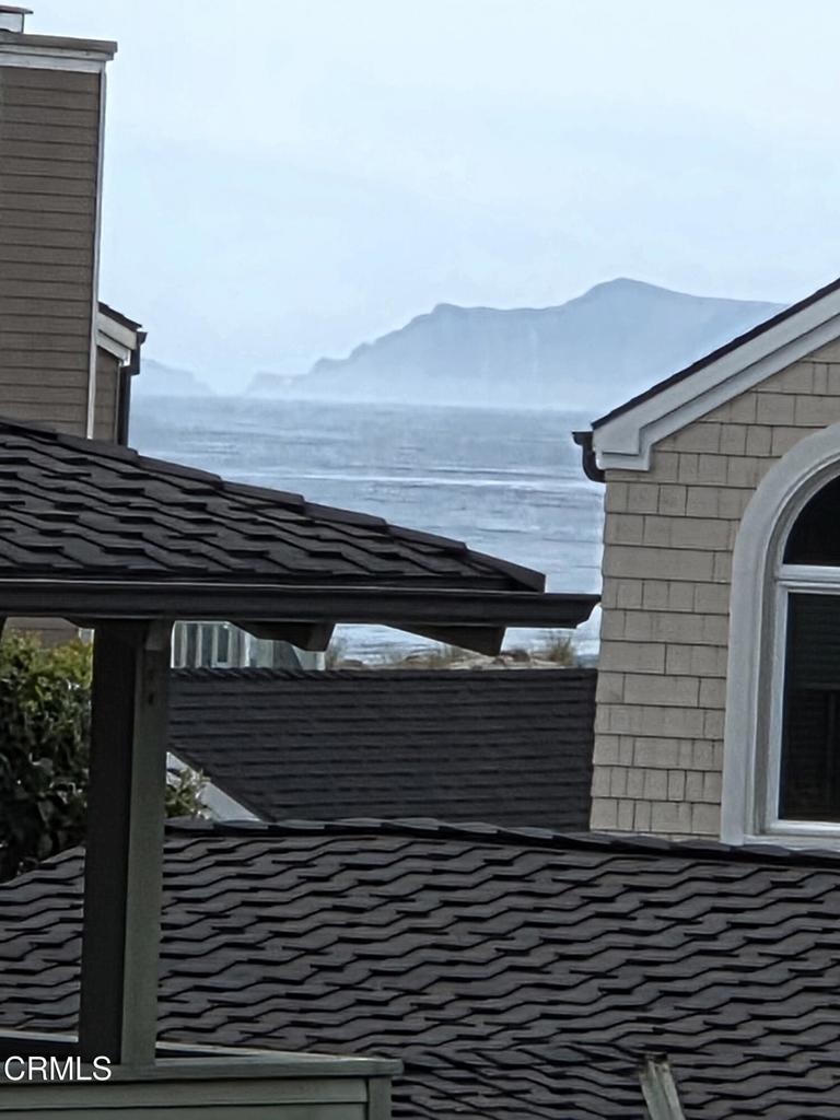 https://media.crmls.org/mediaz/661ca853-48a5-4ccc-996a-c5a20b3bbd4b.jpg?preset=X-Large