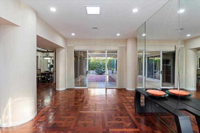 2 Deerfield Court, Rancho Mirage CA: https://media.crmls.org/mediaz/661ce61d-5325-43af-8232-fce293e832b7.jpg