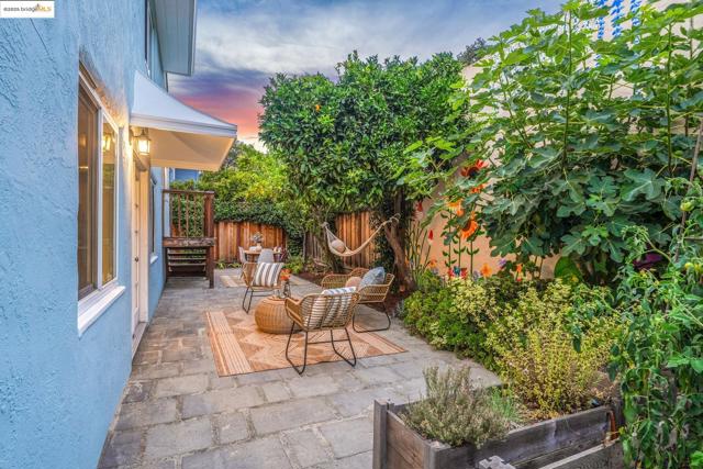1044 Collier Dr, San Leandro CA: https://media.crmls.org/mediaz/661d450a-dc3c-4c45-8087-5a3af0233d92.jpg
