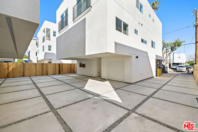 5651 Case Avenue photo 15
