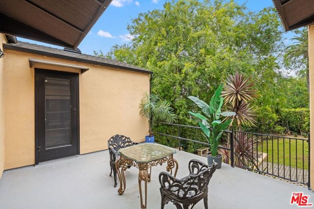 4310 Cedarhurst Circle, Los Angeles CA: https://media.crmls.org/mediaz/661df1e6-5926-459c-88a4-9adea771b0bf.jpg