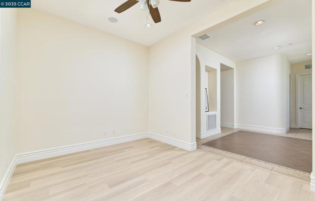 1681 Gamay Ln, Brentwood CA: https://media.crmls.org/mediaz/661df636-052a-496d-9ec0-7c23758aca66.jpg