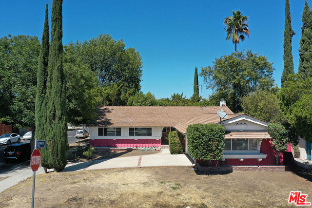 23739 Tiara Street photo 8
