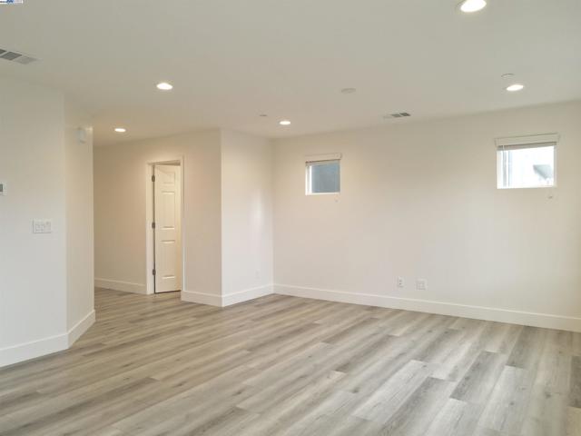 Image 9 of 23 For 5725 Misty Wind Ct