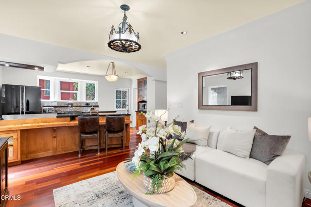 600 Woodland Drive, Sierra Madre CA: https://media.crmls.org/mediaz/66212317-fd98-48b5-b61f-448be2812945.jpg