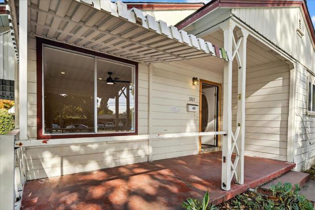 3703 Florence Street, Redwood City CA: https://media.crmls.org/mediaz/66218066-85d0-493f-a549-395ebc46840a.jpg