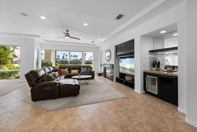 50500 Cypress Point Drive, La Quinta CA: https://media.crmls.org/mediaz/6621f6e3-693c-4bdd-8727-e2642aa83cd2.jpg