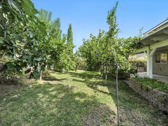 44131 Sunmist Court, Lancaster CA: https://media.crmls.org/mediaz/66221abd-a021-4331-8384-753586e7334b.jpg