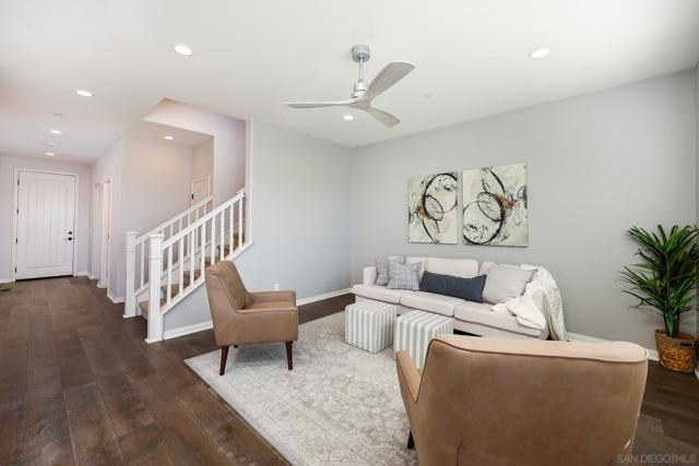 16291 Veridian Cir, San Diego CA: https://media.crmls.org/mediaz/6623bb29-863c-405f-8e3a-80d4064cd640.jpg