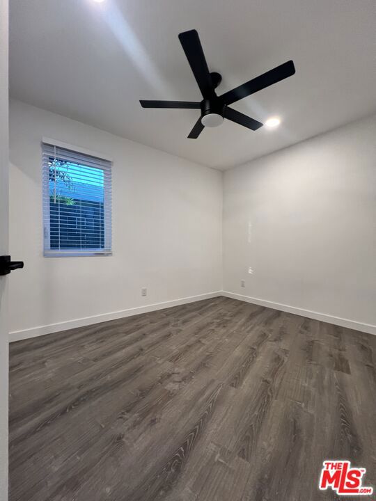 421 E Chevy Chase Drive, Glendale CA: https://media.crmls.org/mediaz/66247bb7-5023-4b0e-be78-3c74444eb4d2.jpg