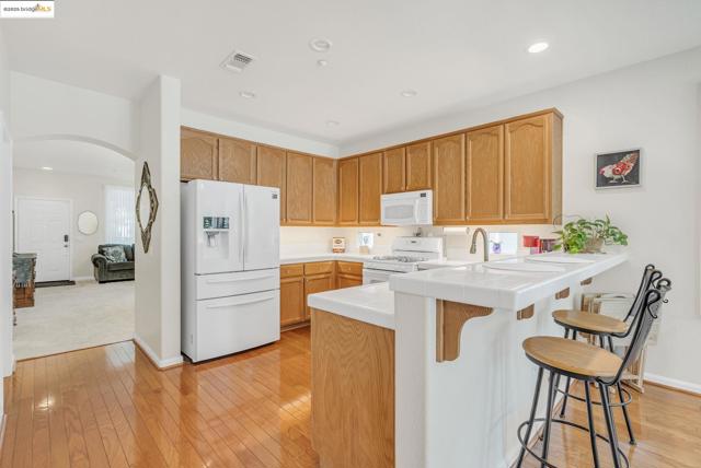 1185 BACCHINI LANE, Brentwood CA: https://media.crmls.org/mediaz/6624e8a7-aa54-49d7-8f02-94fe53b2d57e.jpg