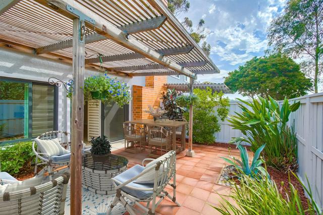 8037 Caminito Mallorca, La Jolla CA: https://media.crmls.org/mediaz/662512b9-417e-40cf-a1be-bf5c86e6bb66.jpg