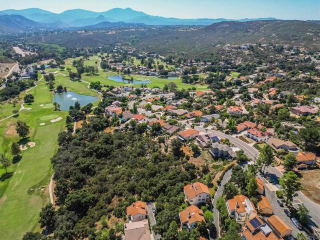 15549 Vista Vicente Dr, Ramona CA: https://media.crmls.org/mediaz/662512fd-68d2-4027-b231-7f932f492101.jpg