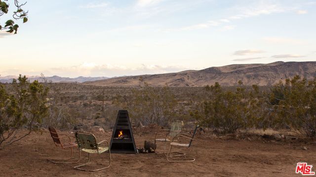 2339 Inca Trail, Yucca Valley CA: https://media.crmls.org/mediaz/662513f2-d184-4779-bdc3-2d6f915e8034.jpg