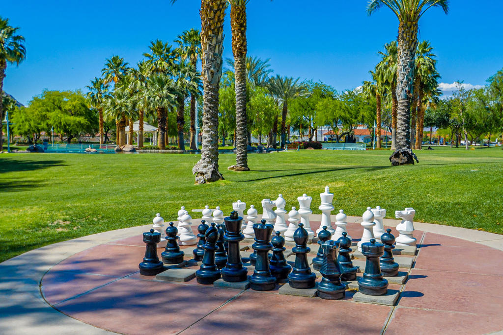https://media.crmls.org/mediaz/66254bb5-6d5e-4361-b9d6-6d5ba49bfb40.jpg?preset=X-Large