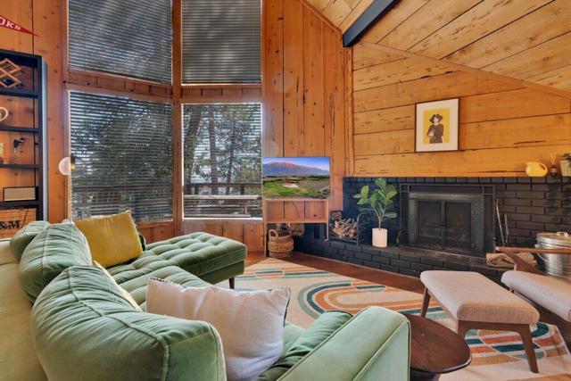 26785 Crestview Drive, Idyllwild CA: https://media.crmls.org/mediaz/6627618b-522c-4549-b5fc-f5f69e139148.jpg