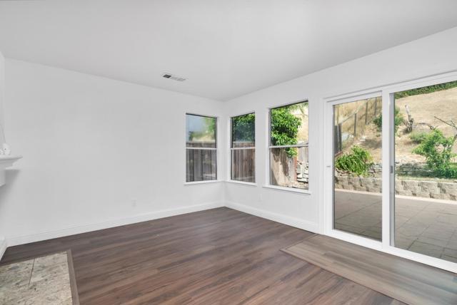 330 Carousel Drive, Vallejo CA: https://media.crmls.org/mediaz/6629208a-6f41-4e50-8ff7-bdf38e445998.jpg