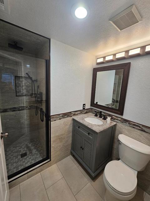 1990 Harvest Landing Court, Tracy CA: https://media.crmls.org/mediaz/66296a5b-8e70-4ab8-85f2-662df85d5303.jpg