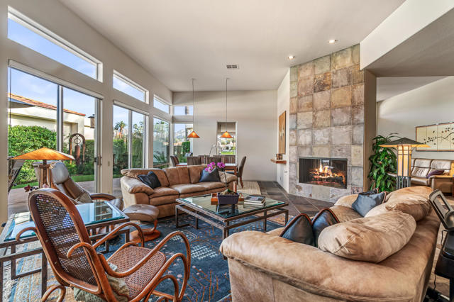 75295 St Andrews Court, Indian Wells CA: https://media.crmls.org/mediaz/66296d6e-9cc4-448b-8d2f-d95c0bea61f6.jpg