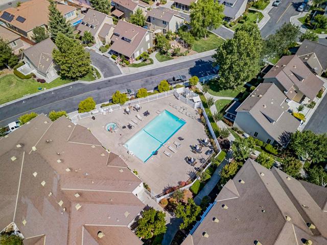 1544 Rosette Way, Gilroy CA: https://media.crmls.org/mediaz/6629dd59-5d44-40aa-b4a3-1586b126f8fa.jpg