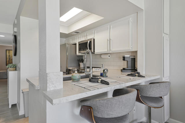 Image 10 of 33 For 78347 Terra Cotta Court