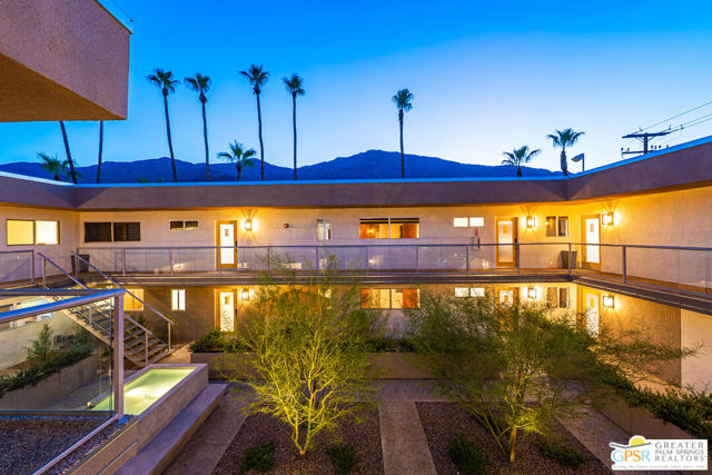 588 E San Lorenzo Road, Palm Springs CA: https://media.crmls.org/mediaz/662a9aa0-1707-49ad-9229-91db6201b5e2.jpg