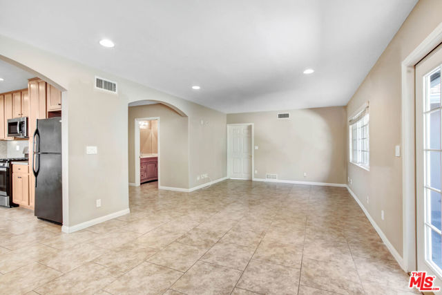 2623 S Beverly Drive, Los Angeles CA: https://media.crmls.org/mediaz/662aa1a9-950e-48da-95ba-0d452bb50ecb.jpg