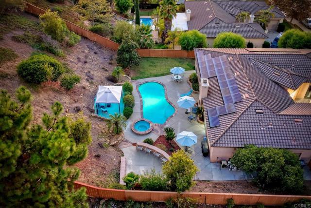 3225 Hidden Estate Lane, Escondido CA: https://media.crmls.org/mediaz/662aefb6-4528-42ed-b4c0-7bfcb80a995e.jpg