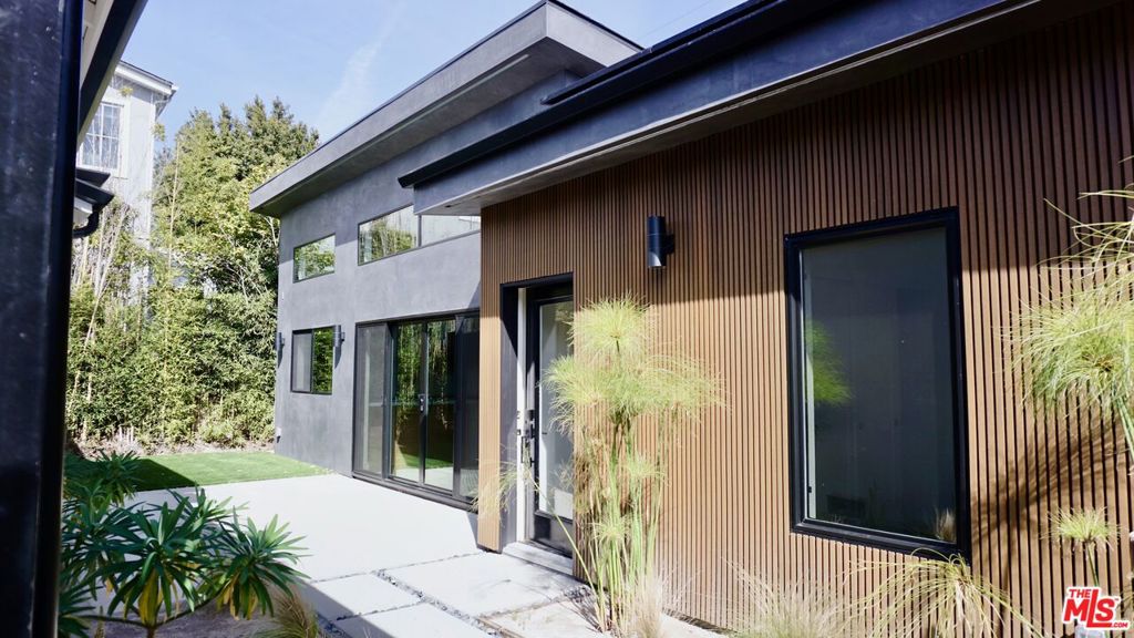 2668 Greenfield Avenue