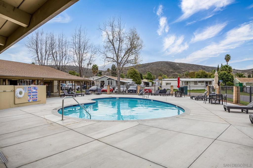 MLS #250038022SD image #29