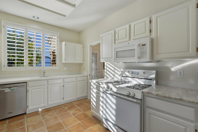 78428 Desert Willow Drive, Palm Desert CA: https://media.crmls.org/mediaz/662b5cc1-52e5-415b-8885-79f4e58c7f7c.jpg