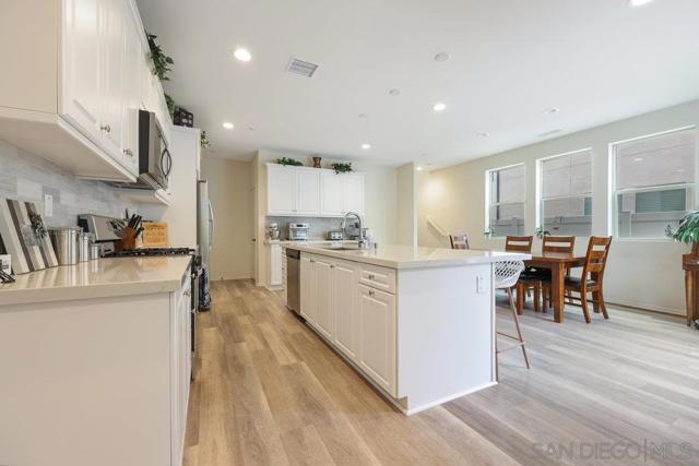 712 Gemstone Dr, San Marcos CA: https://media.crmls.org/mediaz/662c2943-3062-43a6-b553-1252791f1614.jpg